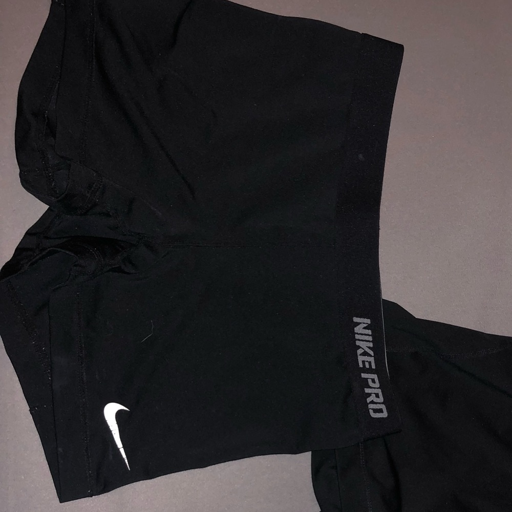 Nike Pro Medium